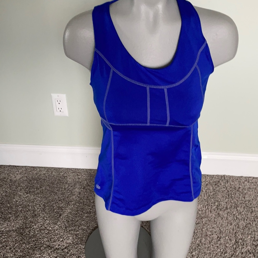 Ladies Athleta slim fit running/work out top